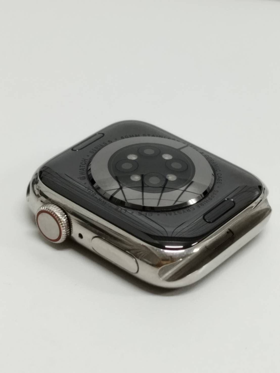スマートウォッチ・ウェアラブル Apple Watch Series 6/GPS+セルラー/40mm/A2375/シルバーステンレス〈M06U3J/A〉