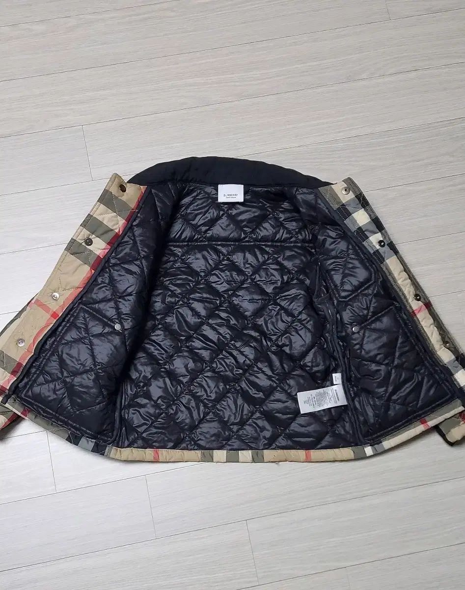 バーバリー キッズ キルティング ジャケット 4Y - メルカリ