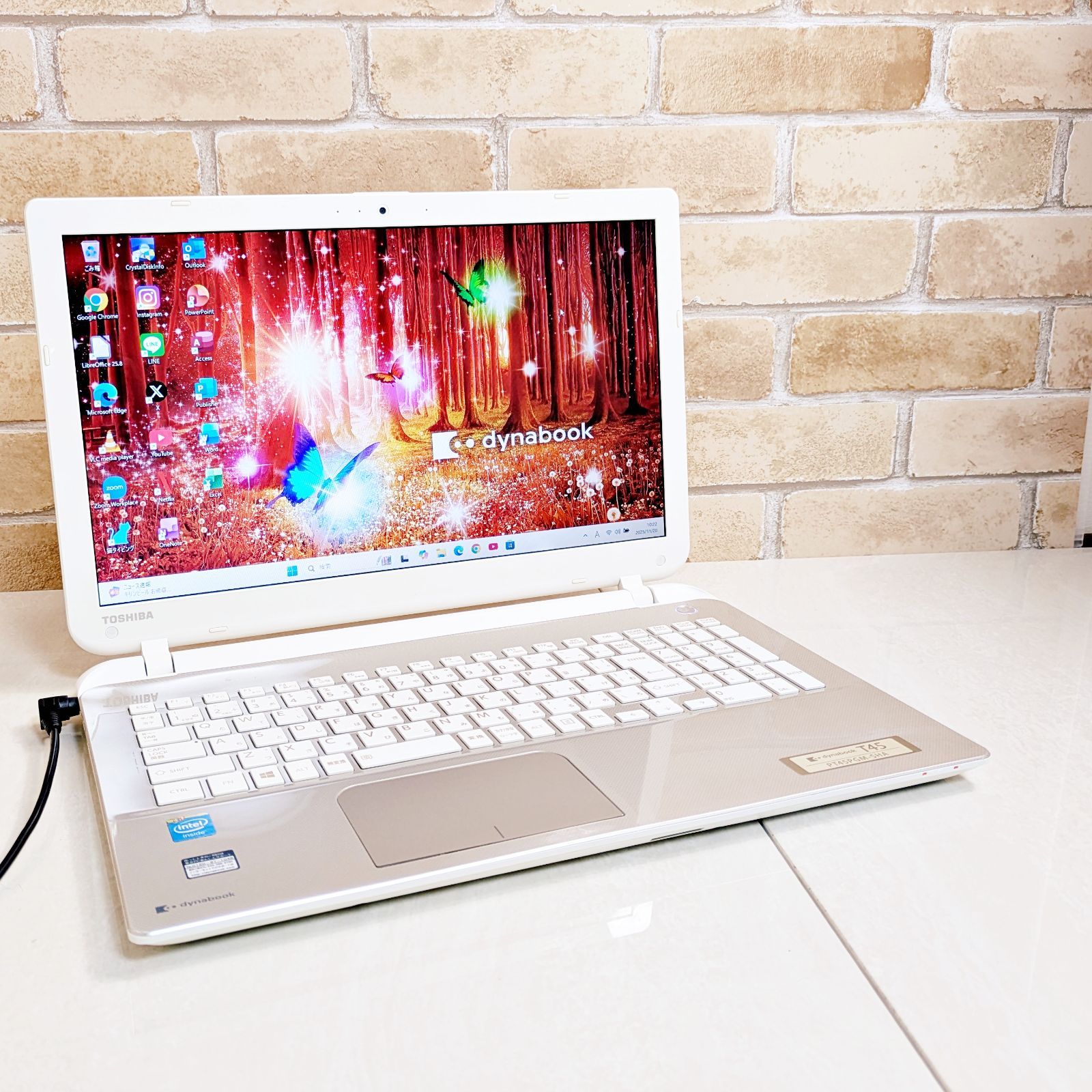 オフィス付き！新品SSD256爆速・メモリ8GB 初心者OK！Windows11ノート