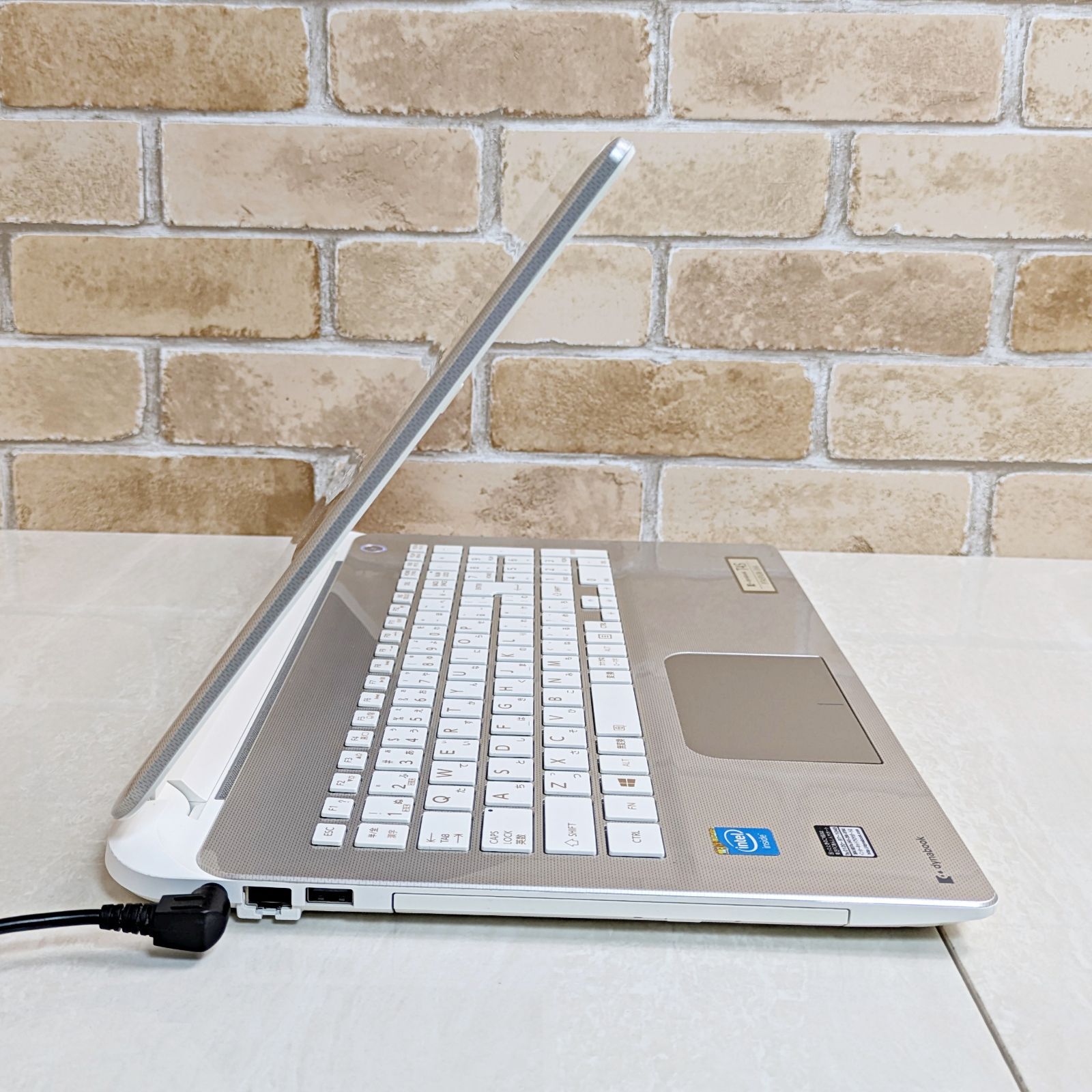 オフィス付き！新品SSD256爆速・メモリ8GB 初心者OK！Windows11ノート