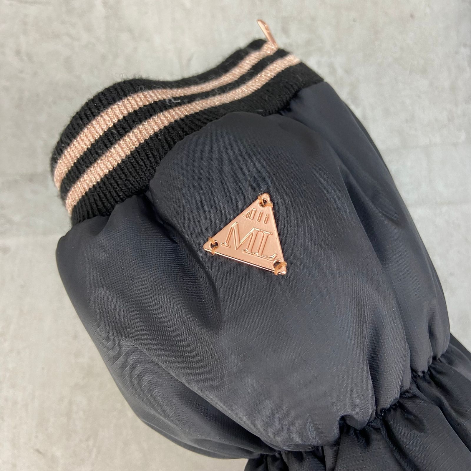 新品未使用　MARK & LONA 黒 レッグウォーマー フリース 新品未使用 MARK & LONA 黒 レッグウォーマー フリース