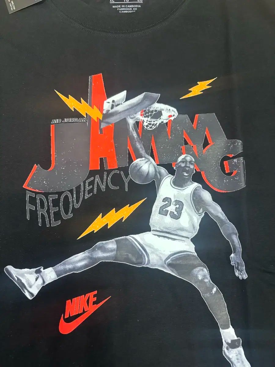 新品 NIKE ナイキ エアジョーダン コラボ Tシャツ XL