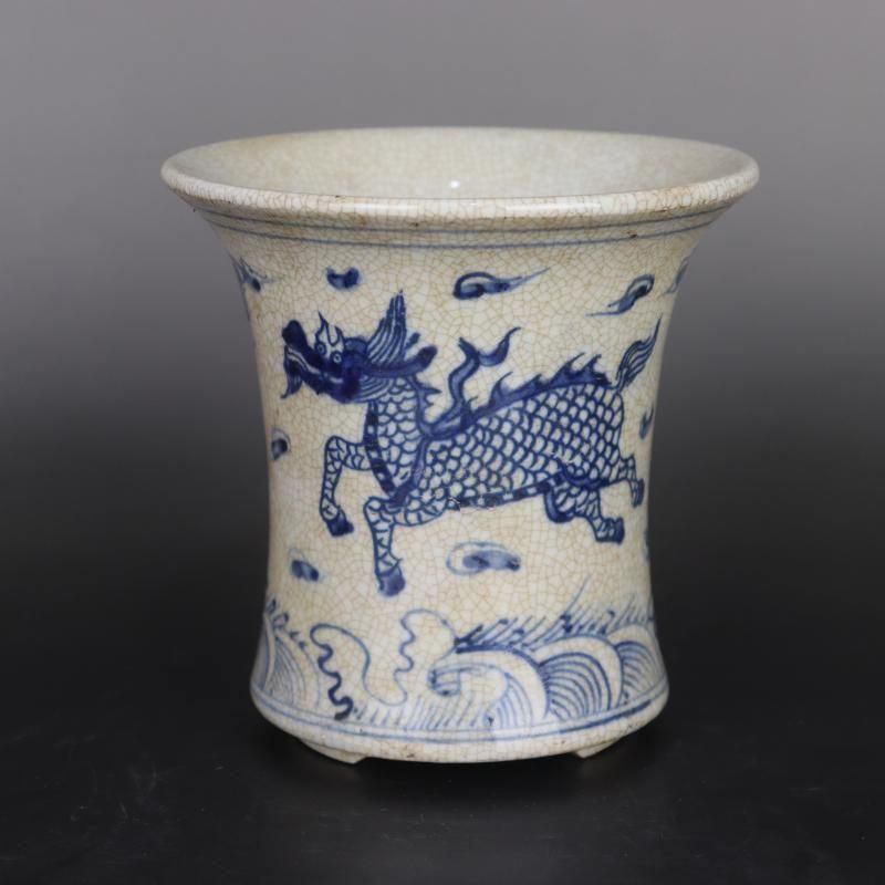 青花麒麟紋三脚香炉 景徳鎮 陶磁器 装飾品 現代工芸品 美術品 置物