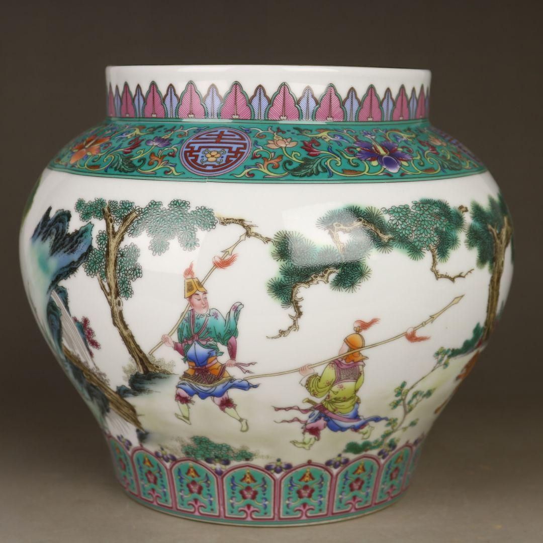 乾隆款琺瑯彩人物図磁の壺 景徳鎮 ショップ 陶磁器 装飾品 現代工芸品