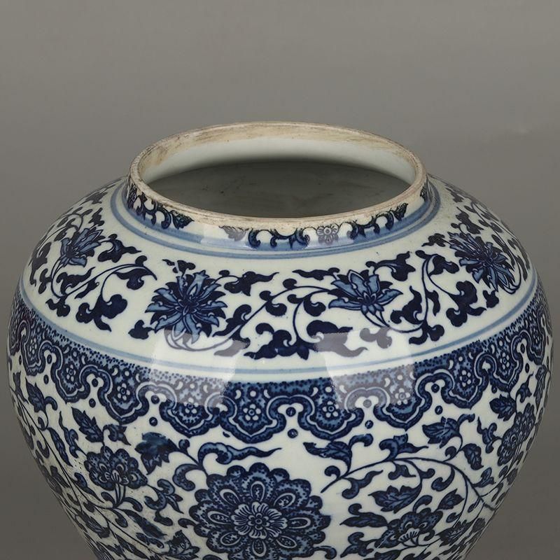 青花纏子蓮紋梅瓶 景徳鎮 陶磁器 装飾品 現代工芸品 美術品 置物 青花纏子蓮紋梅瓶 景徳鎮 陶磁器 装飾品 現代工芸品