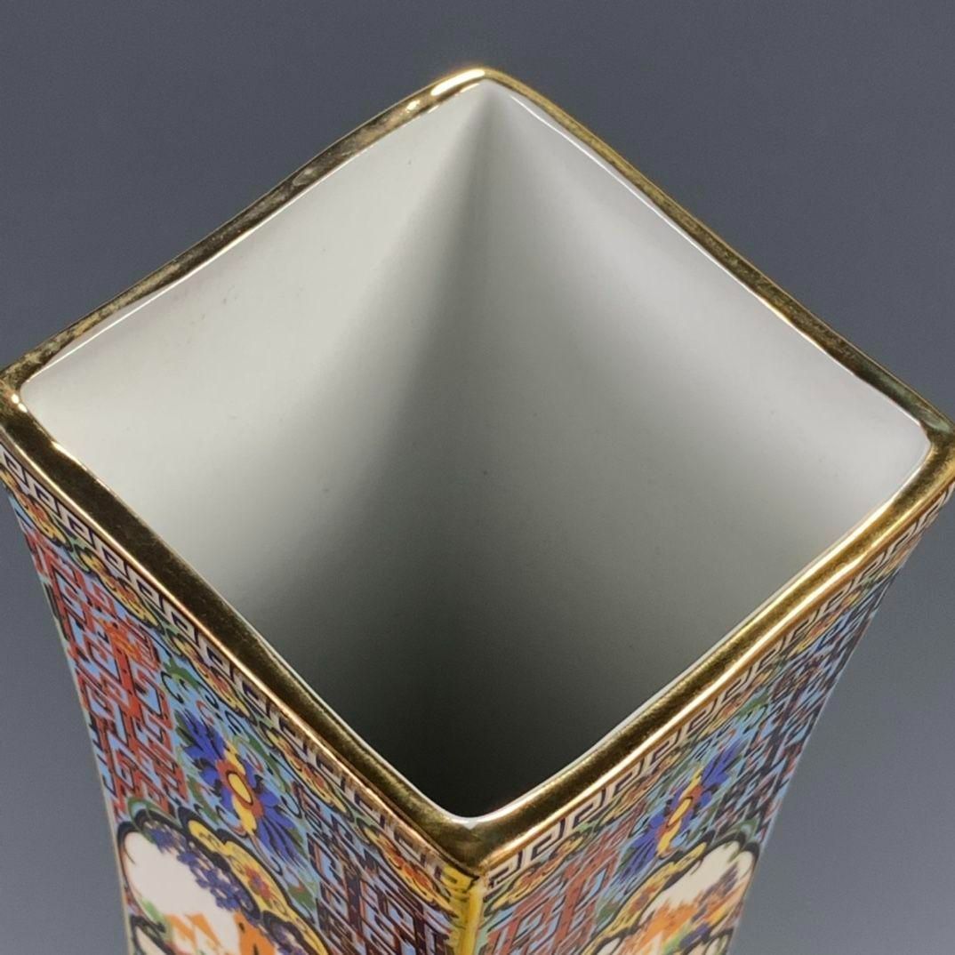 パステル蒔絵人物四角い花瓶 景徳鎮 陶磁器 装飾品 工芸品 美術品 置物