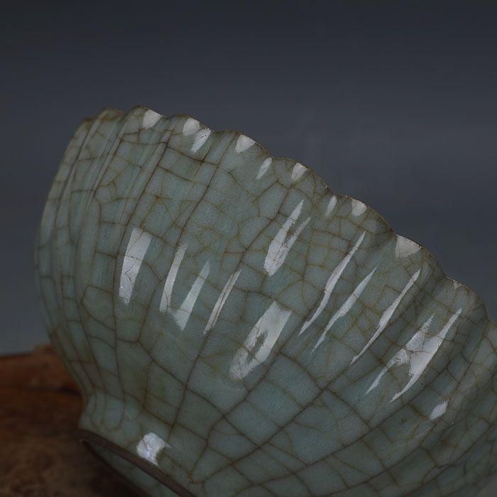 青磁 葵口椀 景徳鎮 陶磁器 現代工芸品 美術品 置物 - メルカリ