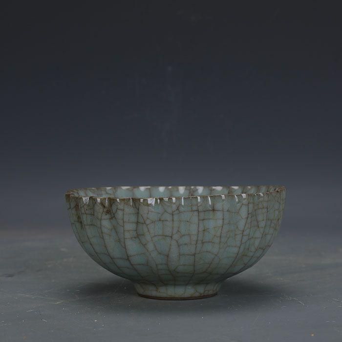 青磁 葵口椀 景徳鎮  陶磁器  現代工芸品 美術品 置物 青磁 葵口椀 景徳鎮 陶磁器 現代工芸品 美術品 置物 - メルカリ