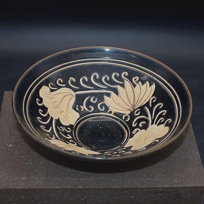 宋代吉州窯黒釉手彫り花柄笠碗 景徳鎮陶磁器 装飾品