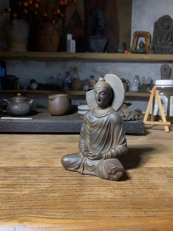 ガンダーラ禅定坐像 - メルカリ