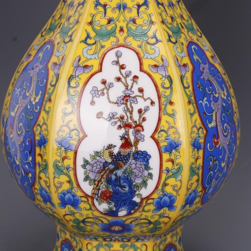 清乾隆帝浮彫藍釉粉彩花鳥天球瓶 景徳鎮 陶磁器 装飾品 現代工芸品 美術品 置物 清乾隆帝浮彫藍釉粉彩花鳥天球瓶 景徳鎮 陶磁器 装飾