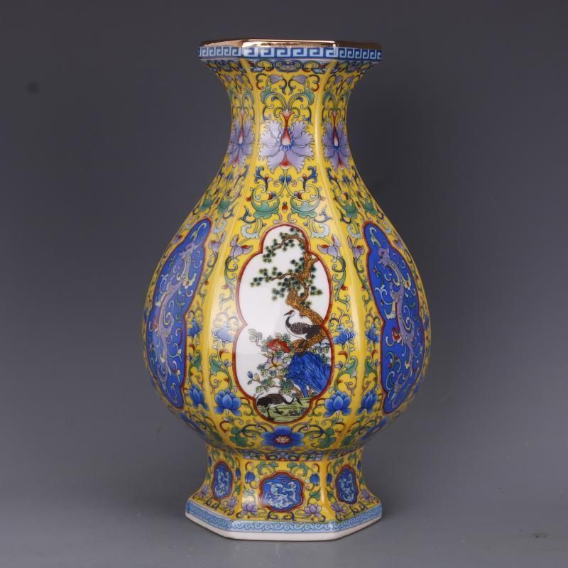 大清乾隆粉彩花卉蒔金両耳瓶 景徳鎮 陶磁器 装飾品 現代工芸品 美術品 置物 清乾隆琺瑯彩蒔金花鳥花瓶 景徳鎮 陶磁器 装飾品 現代工芸品 美術品