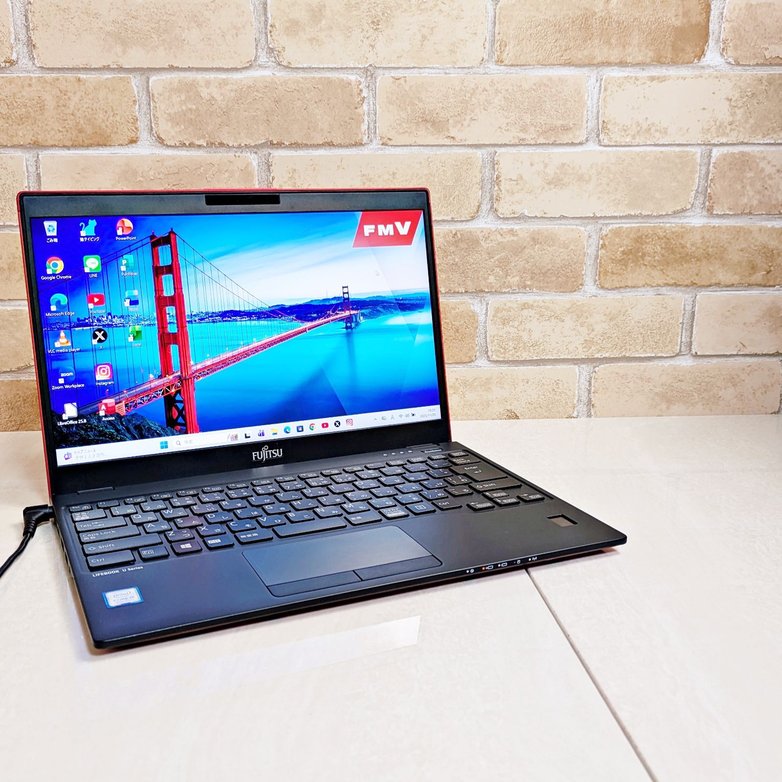 小型軽量✨薄型ノートパソコン✨新品SSD✨カメラ・オフィス付✨Windows11 第8世代i5！オフィス付き☆SSD256/小型軽量！windows11ノートパソコン