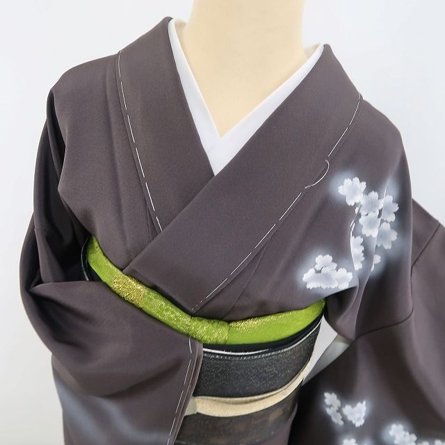 ❁tomihisa❁新品 さが美謹製 桜 着物 正絹 仕付け糸付“桜と共に浴びる