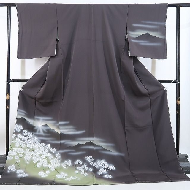 ❁tomihisa❁新品 さが美謹製 桜 着物 正絹 仕付け糸付“桜と共に浴びる