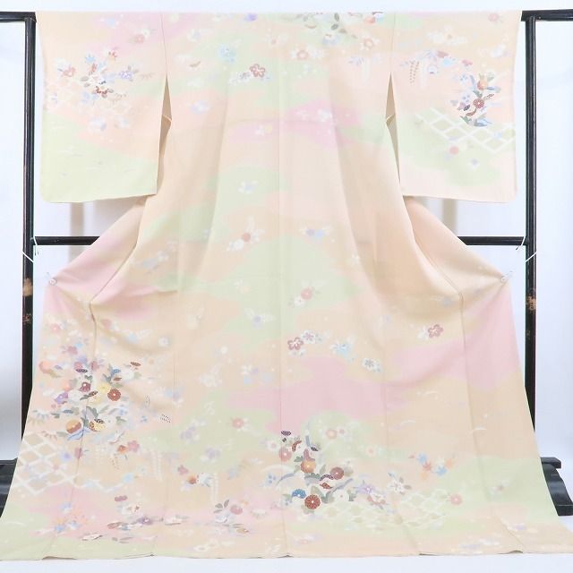 ❁tomihisa❁新品 金駒刺繍 着物 正絹“花の衣に夢は巡りて今ある自分に