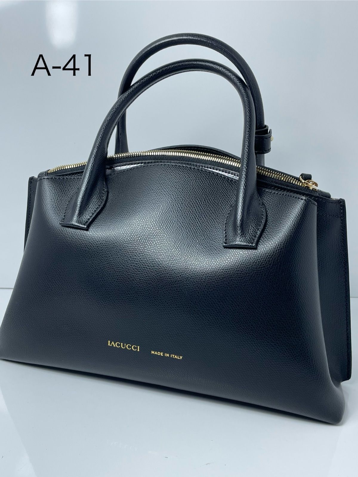 IACUCCI イアクッチ ショルダーバッグベラール2way イタリア製 レザー 