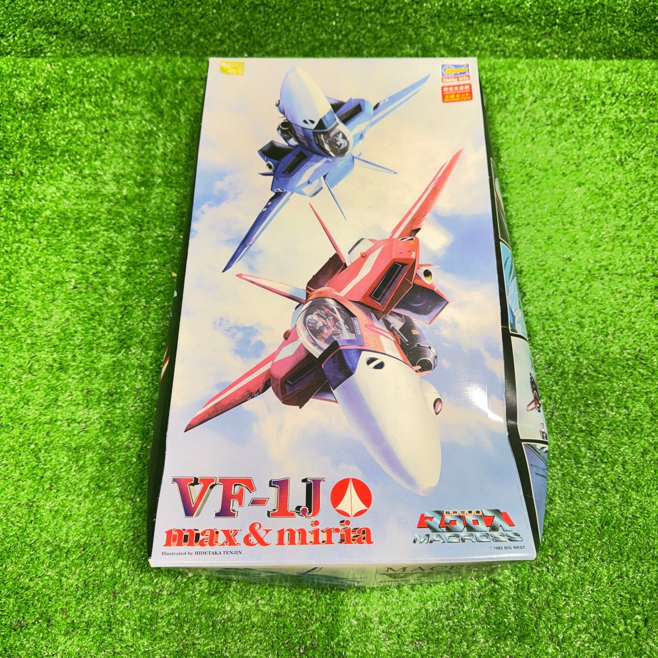 未組立】ハセガワ 1/72 VF-1J バルキリー マックス＆ミリア 2機セット