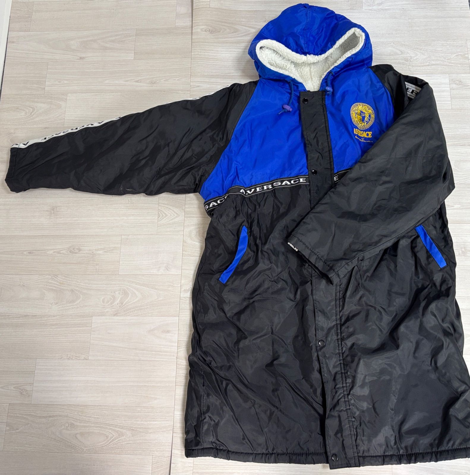 A.VERSACE ヴェルサーチ ベンチコート メデューサ ヴェルサーチ ベンチ 