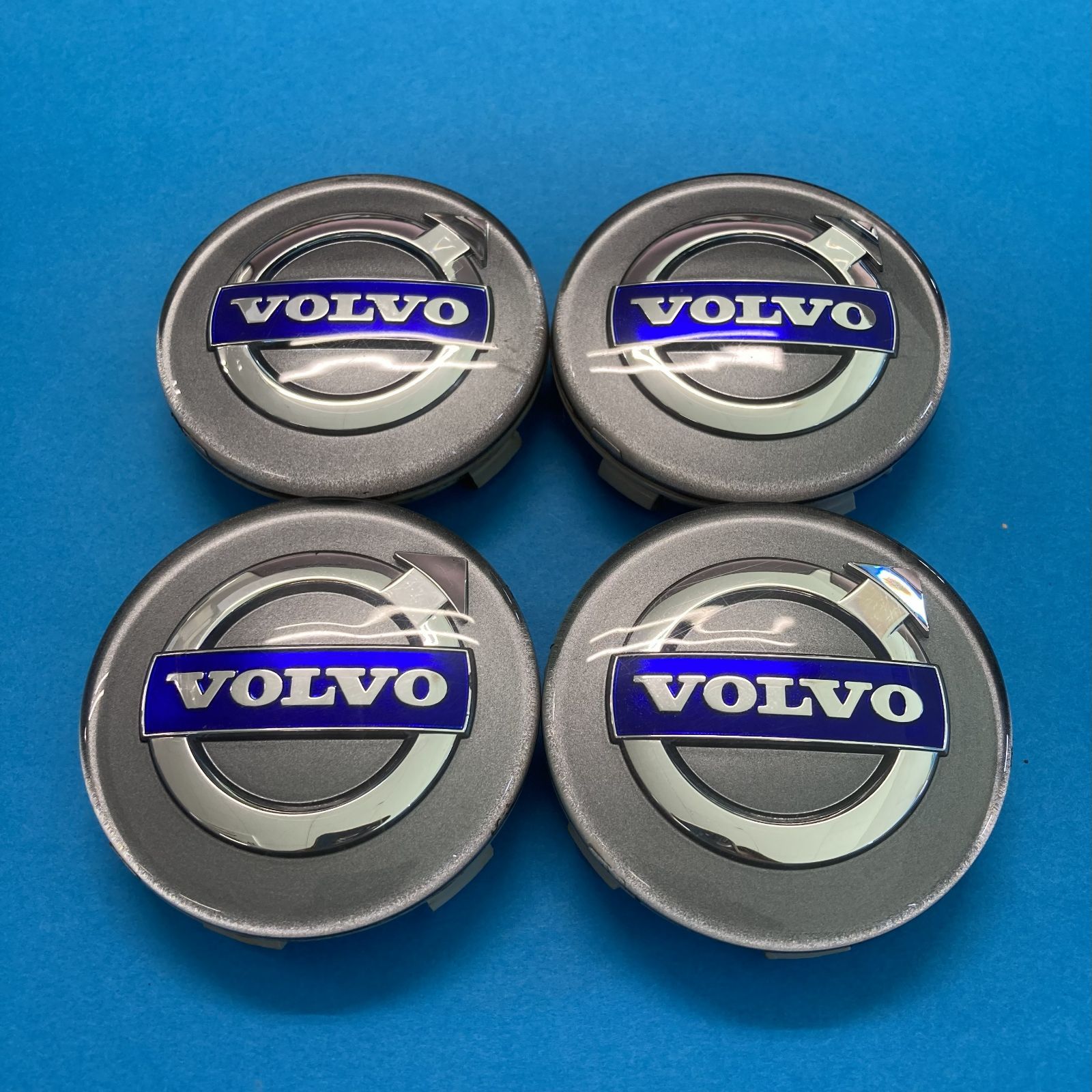 18インチ タイヤ・ホイールセット　VOLVOセンターキャップ付き(社外品) 18インチ タイヤ・ホイールセット VOLVOセンターキャップ付き(社外品