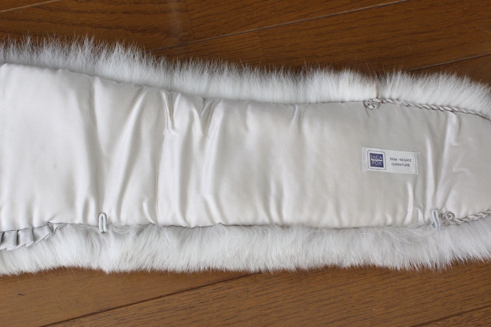 S63【美品】サガ フォックス SAGA FOX ショール マフラー ホワイト 白