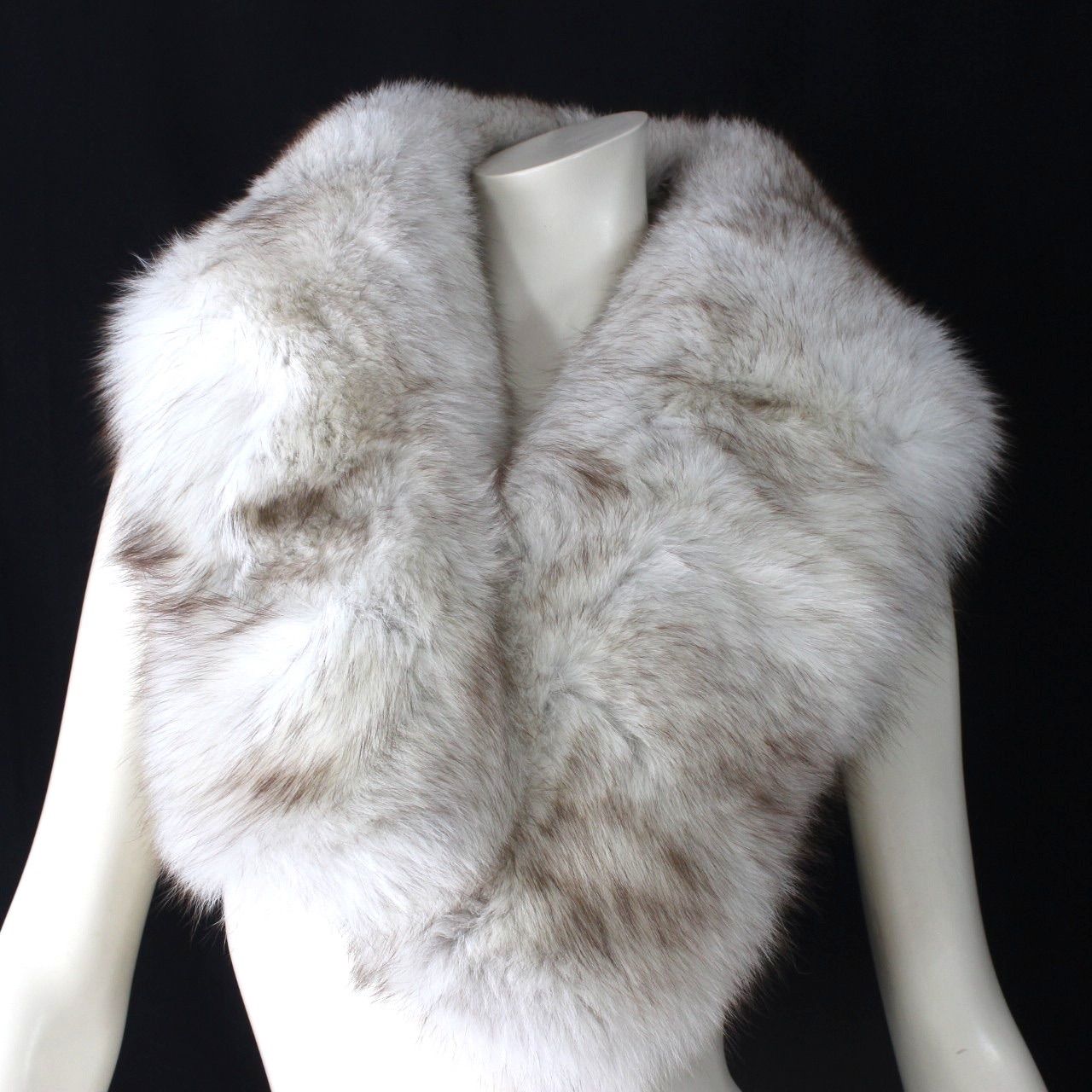 S63【美品】サガ フォックス SAGA FOX ショール マフラー ホワイト 白