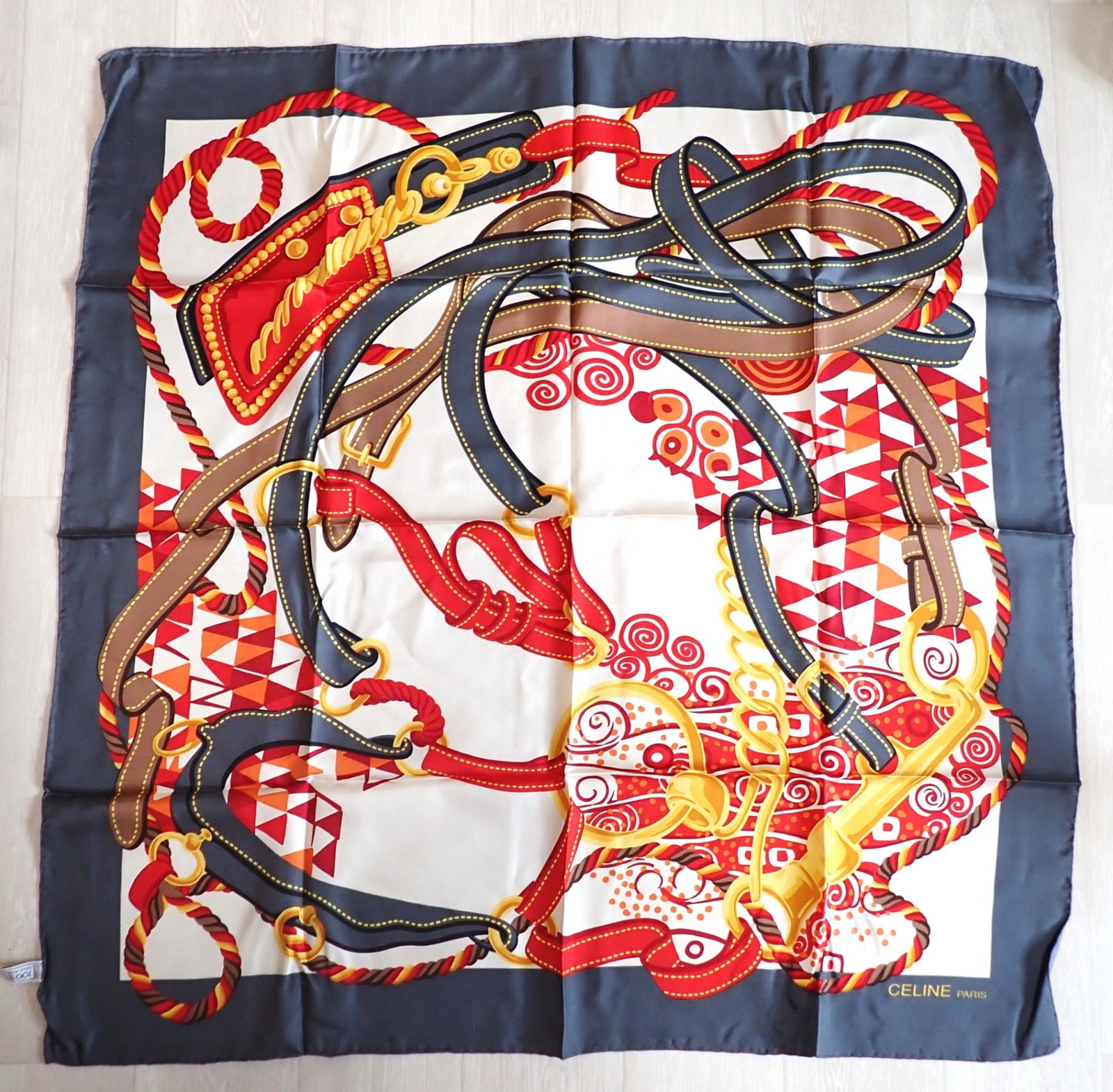 CELINE パリ風景 シルクスカーフ 約85cm CELINE パリ風景 シルク