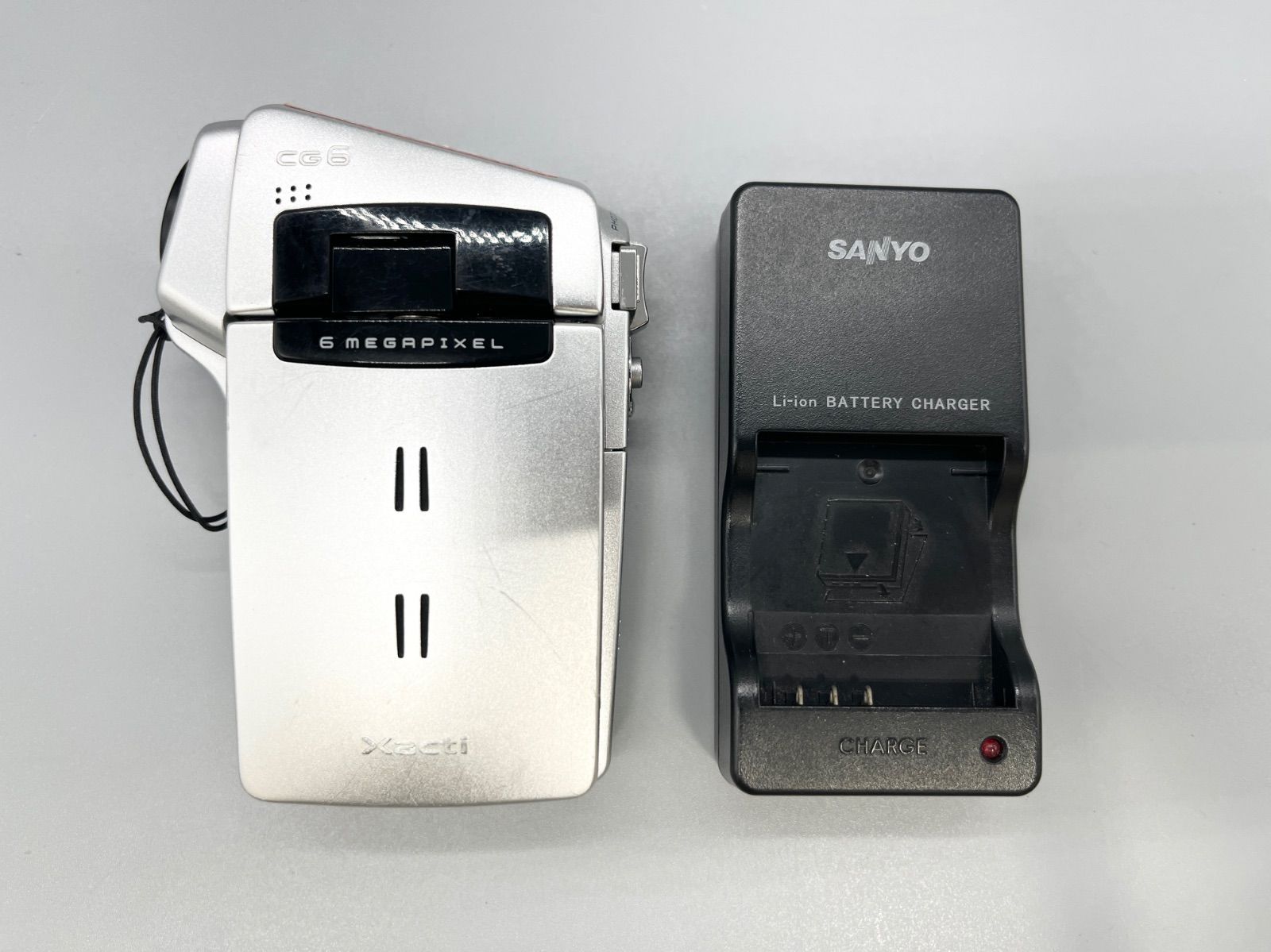 SANYO Xacti DMX-CG6型 - メルカリ