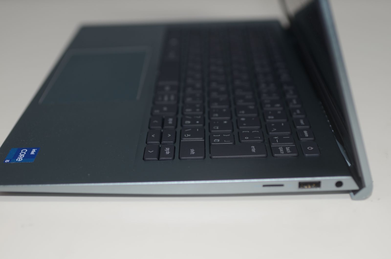 美品】DELL Inspiron 5402 Win11 i5 SSD256GB - メルカリ