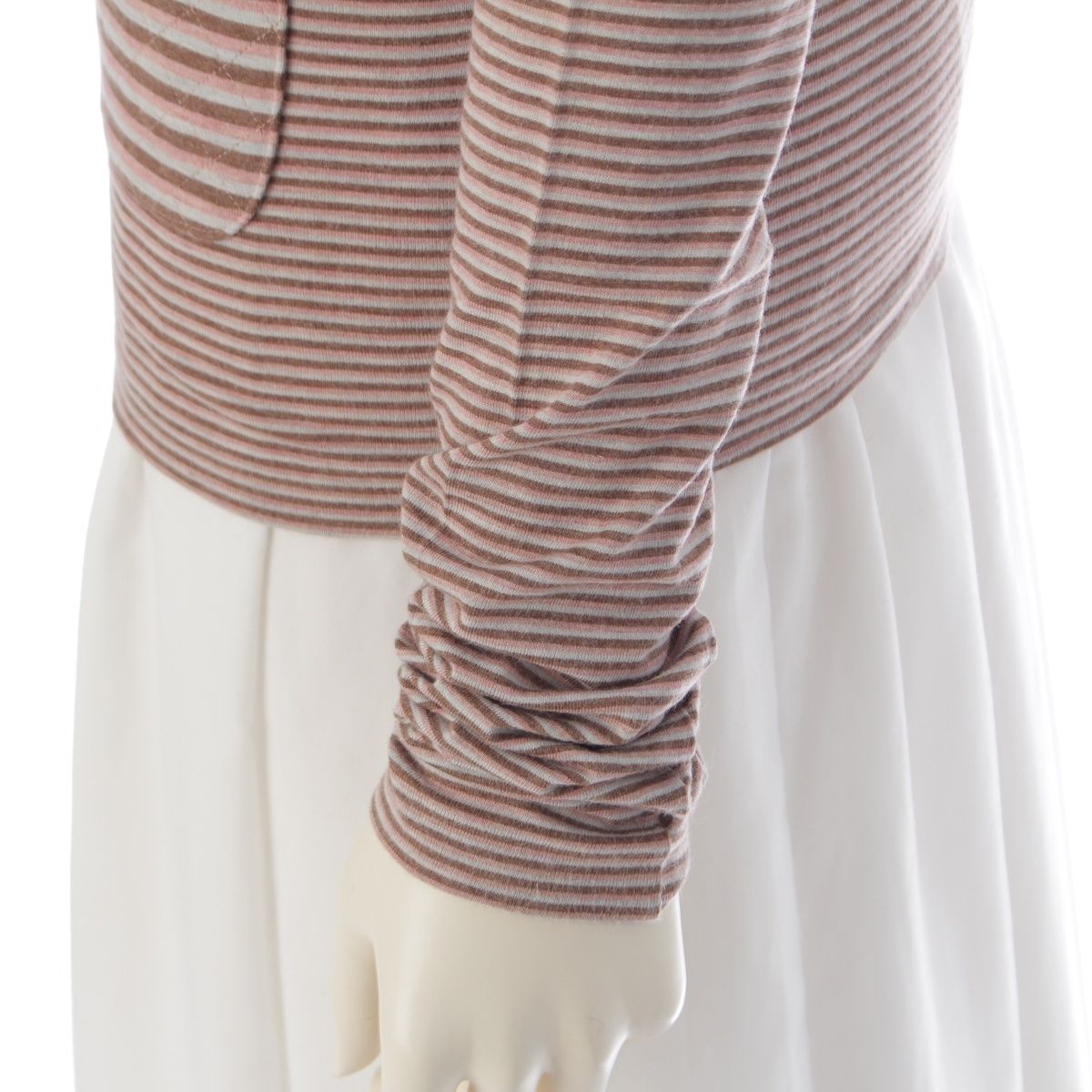 ◇【シャネル】本物保証❣ベージュカラータートルネックセーター美品05A#42◇ ◇【シャネル】本物保証❣ベージュカラータートルネックセーター美品