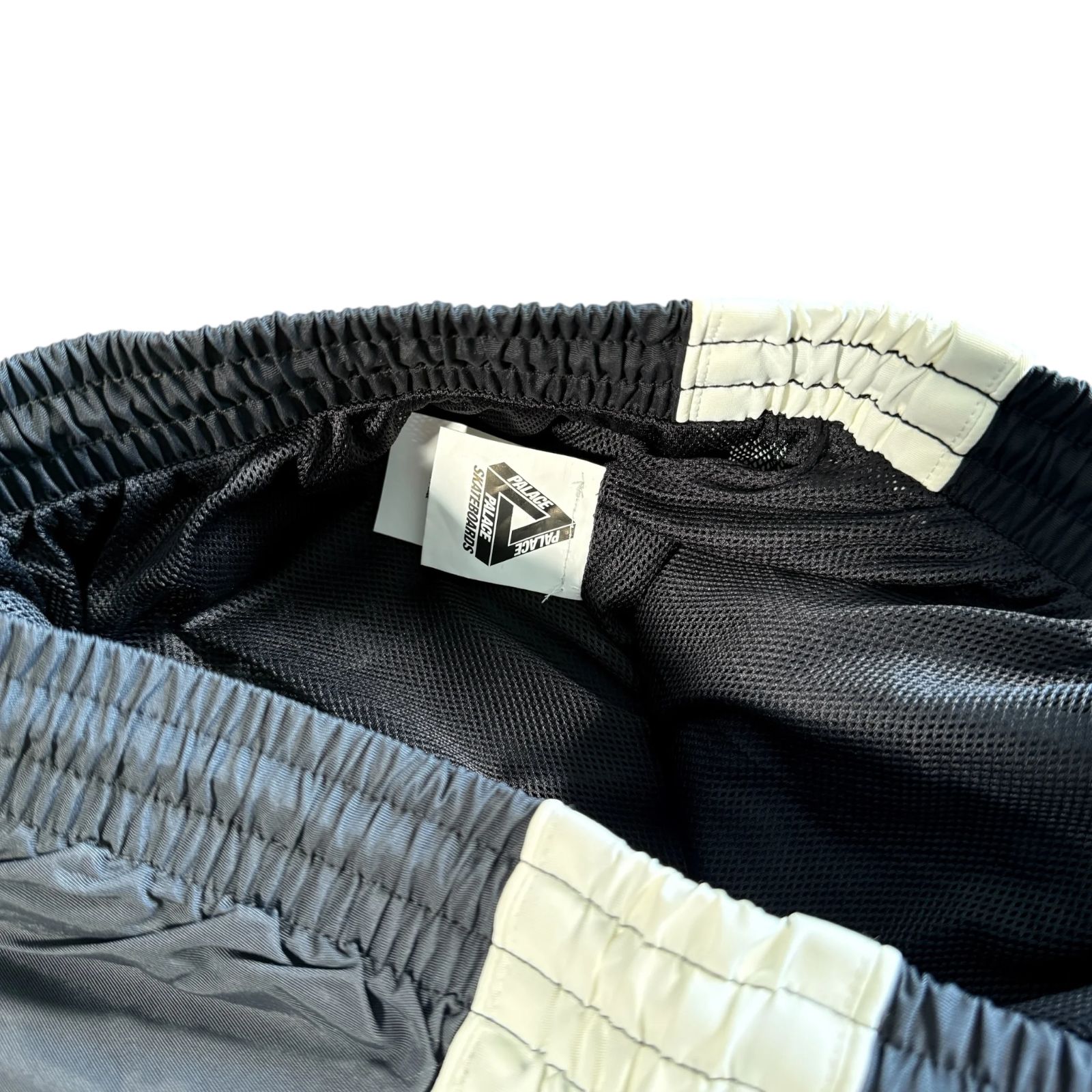 Palace PIPED JOGGER BLACK M - メルカリ