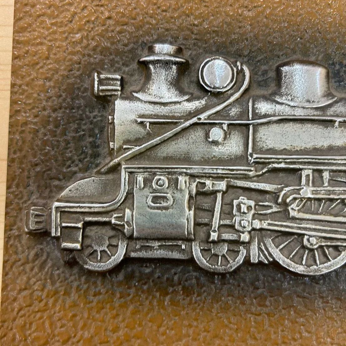 ◎【✨鉄道✨】置物 レリーフ 蒸気機関車 K IKUCHI 金属製 ずっしり 