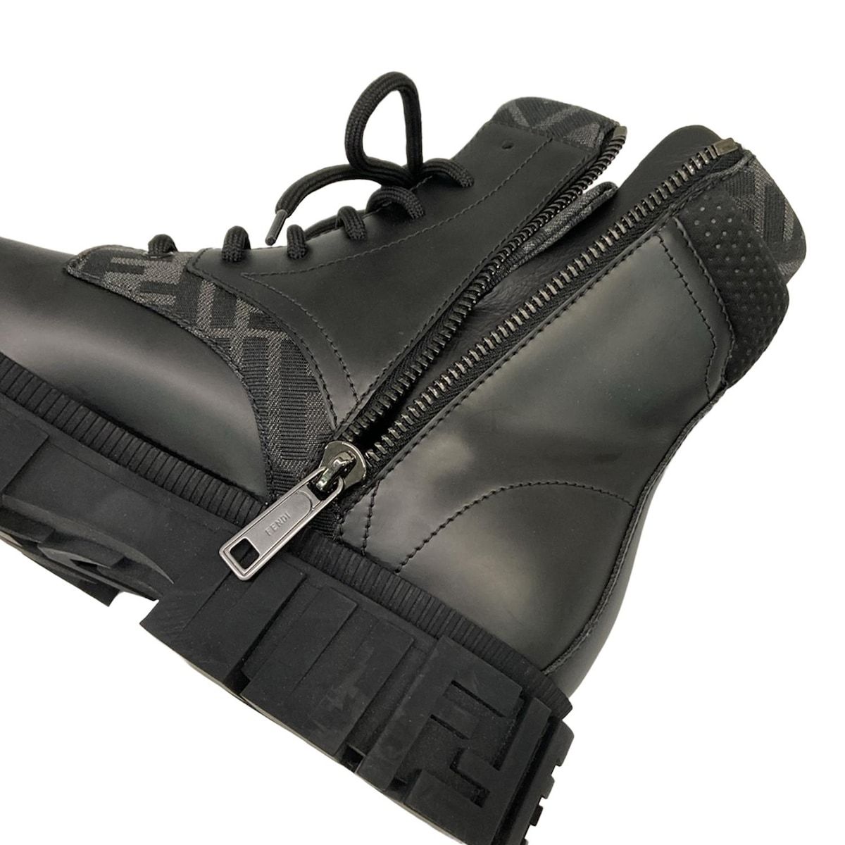 FENDI(フェンディ) ショートブーツ 9 メンズ - 黒×ダークグレー ズッカ