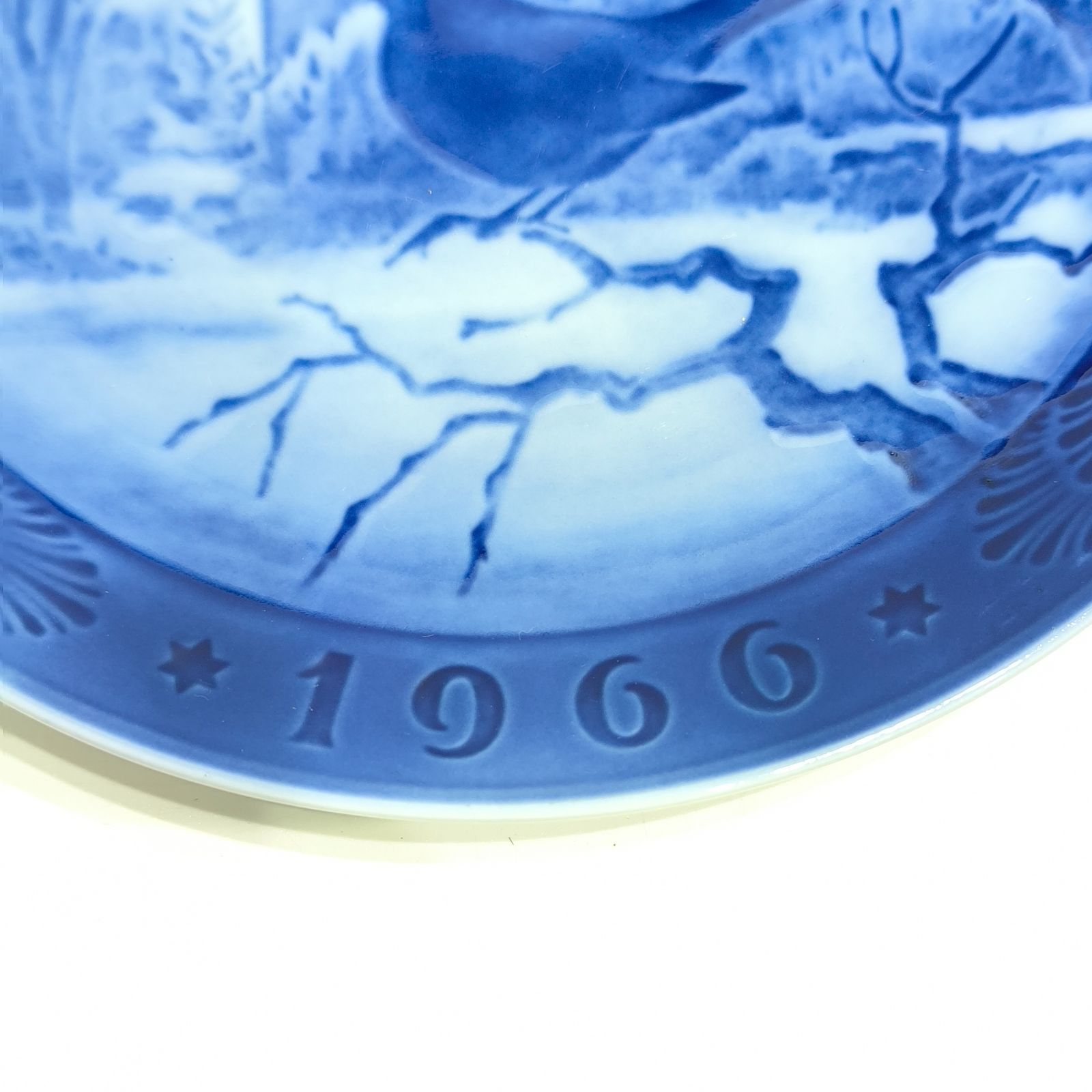 ロイヤルコペンハーゲン　ヴィンテージ ロイヤルコペンハーゲン イヤープレート 1966年 昭和41年 教会の黒鳥