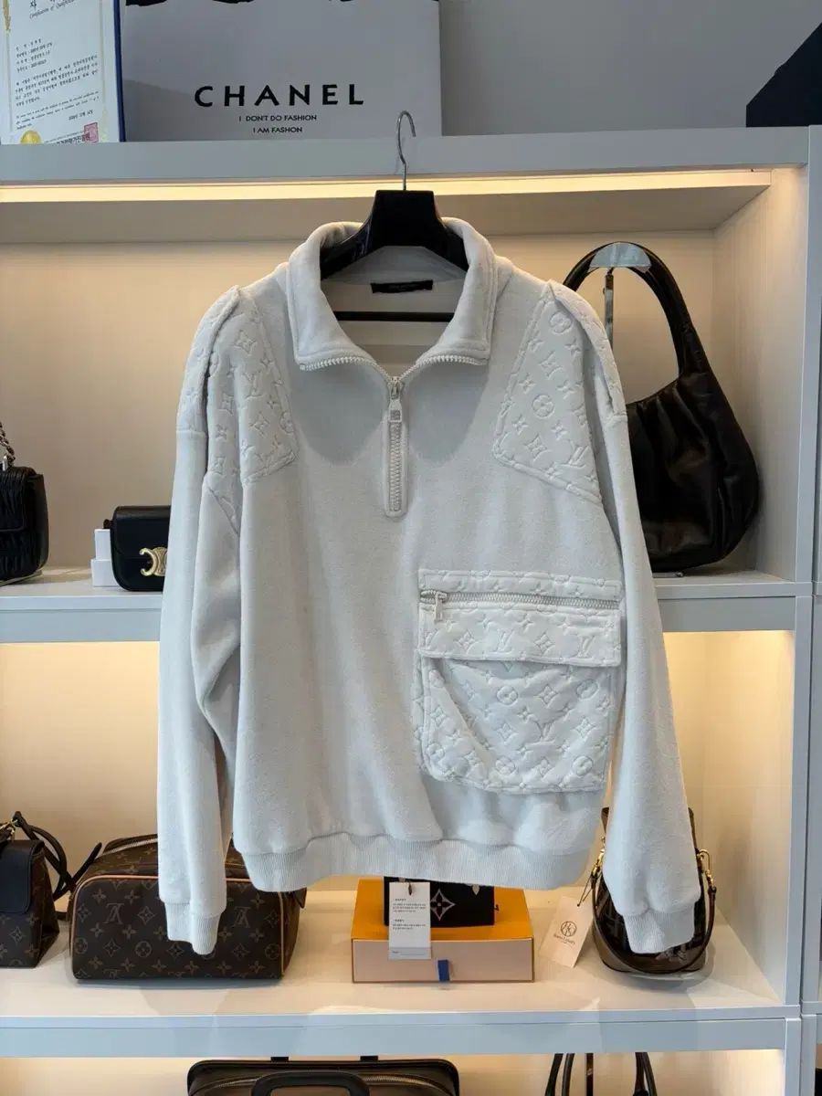 Louis Vuittonベロアマルチポケットハーフジップスウェット 正規品 Louis Vuitton ルイヴィトン ベロア ハーフジップ スウェット