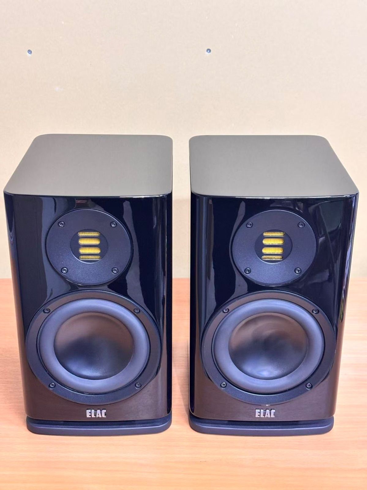 未使用 展示美品 定価：29万 ELAC Solano BS 283 [ハイグロス