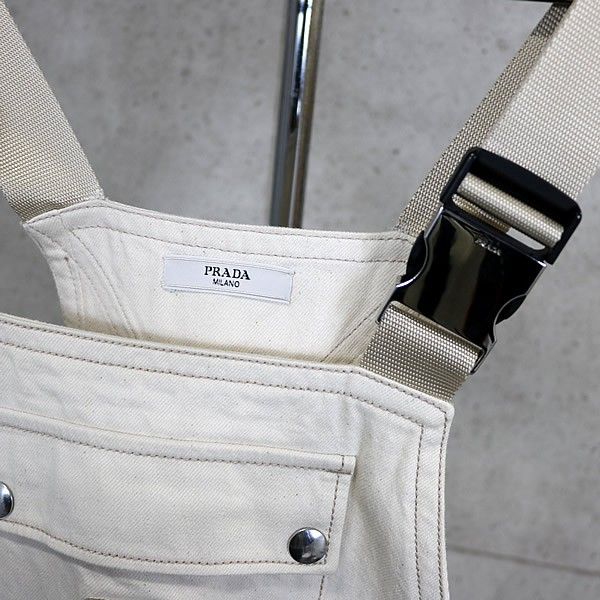 PRADA 銀座店 プラダ トライアングル ロゴプレート デニム