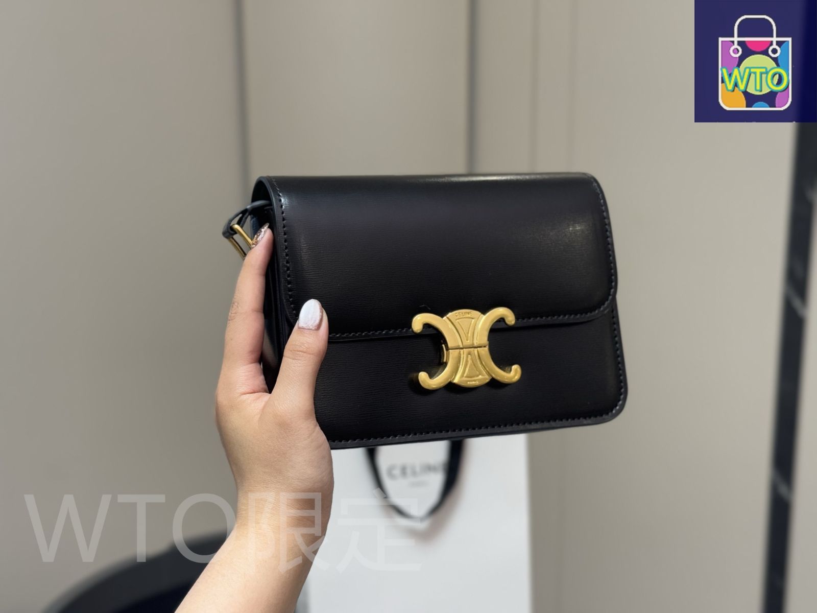 今日特価】Celine セリーヌ トリオンフ シリーズ レザー製で高級感に