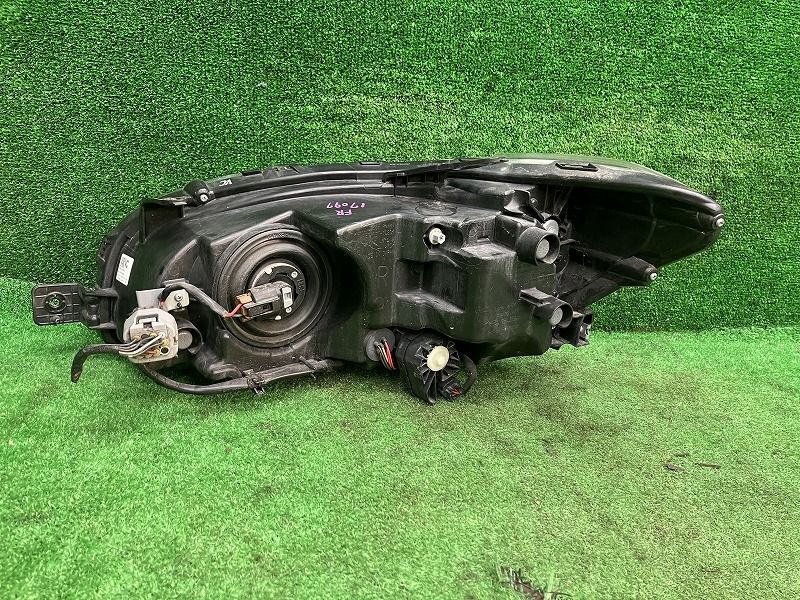 レヴォーグ VM4 右ヘッドランプ・ヘッドライト 1.6GT-Sアイサイト