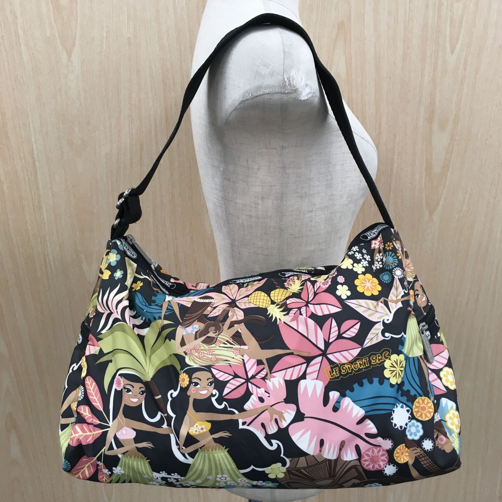 ハワイ限定☆レスポートサック　ショルダーバッグ　ポーチ付き 値引 レスポートサック ハワイ限定ワヒネフラ柄ショルダーバッグ