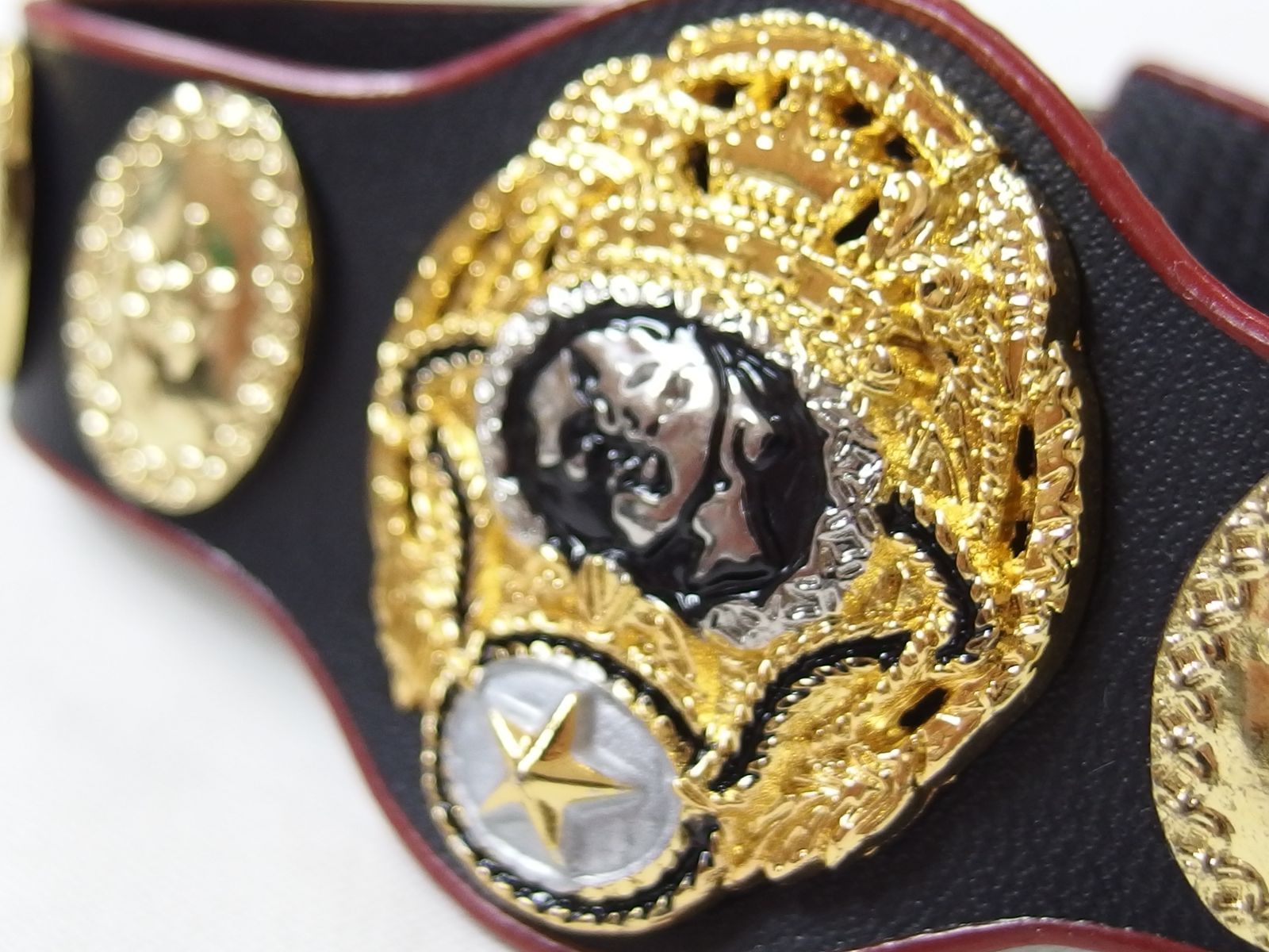 全日本プロレス 公認 チャンピオンベルト 1/6 セット - メルカリ