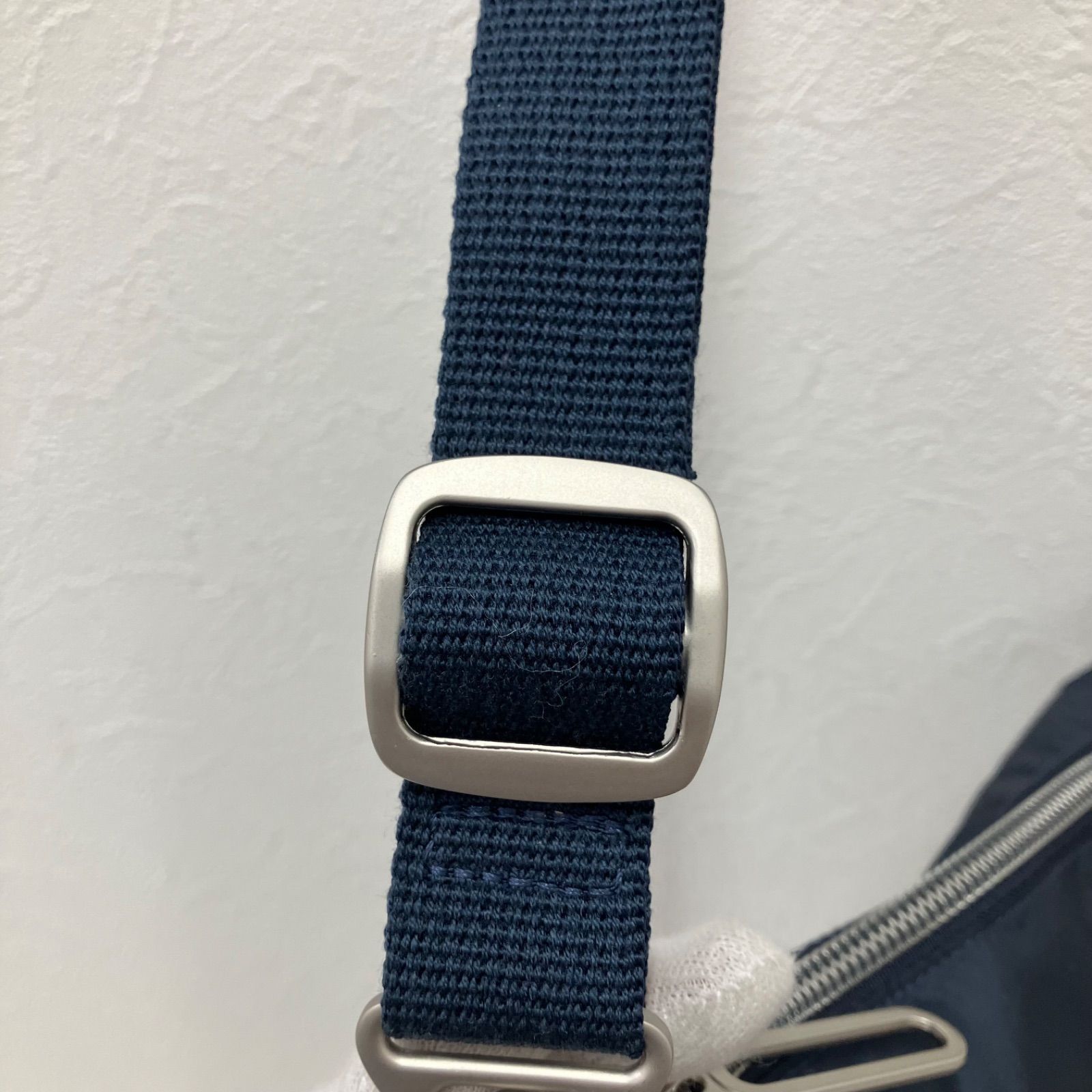 6422 LeSportsac レスポートサック POUCH CROSSBODY ポーチクロス