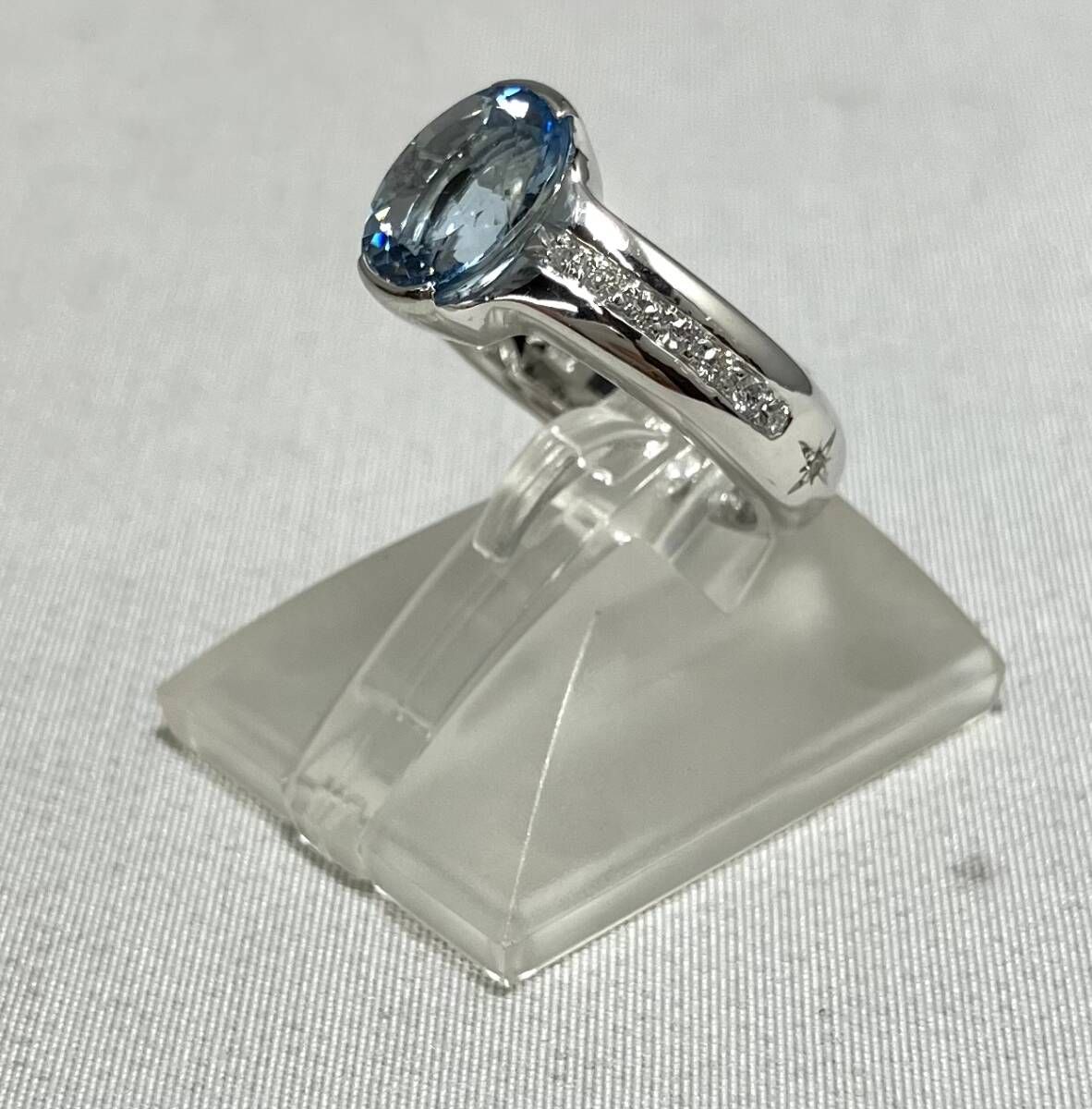 新品仕上済み 鑑別書付き K18 アクアマリン ダイヤモンド リング 11号