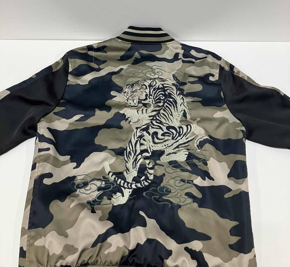 ZARA ザラ ザラ スカジャン 虎刺繍 ブルゾン 迷彩 カモフラ トラ