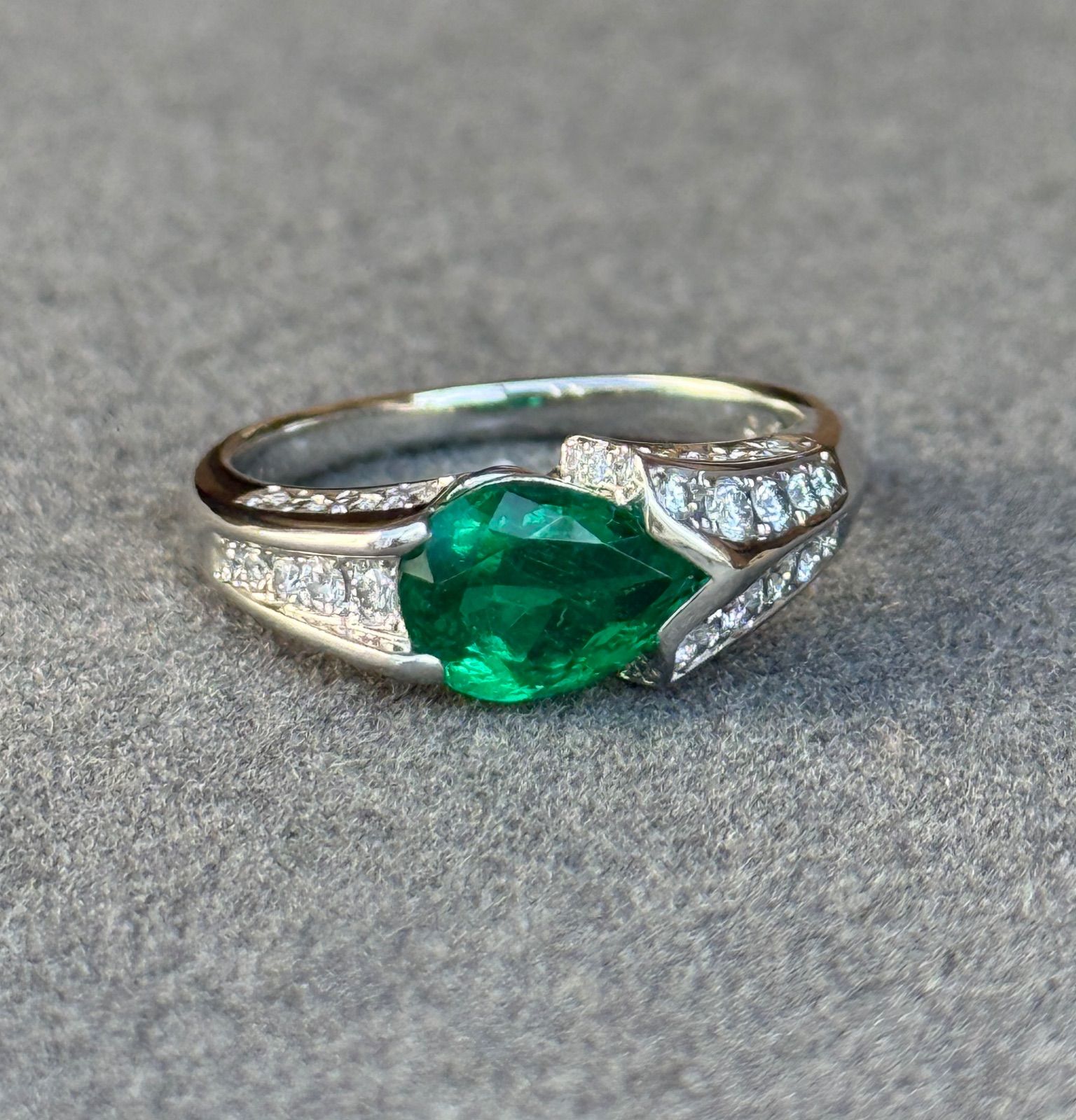 コロンビア産天然エメラルド1、64ct コロンビア産天然エメラルド1、64ct 【公式通販】 コロンビア産天然