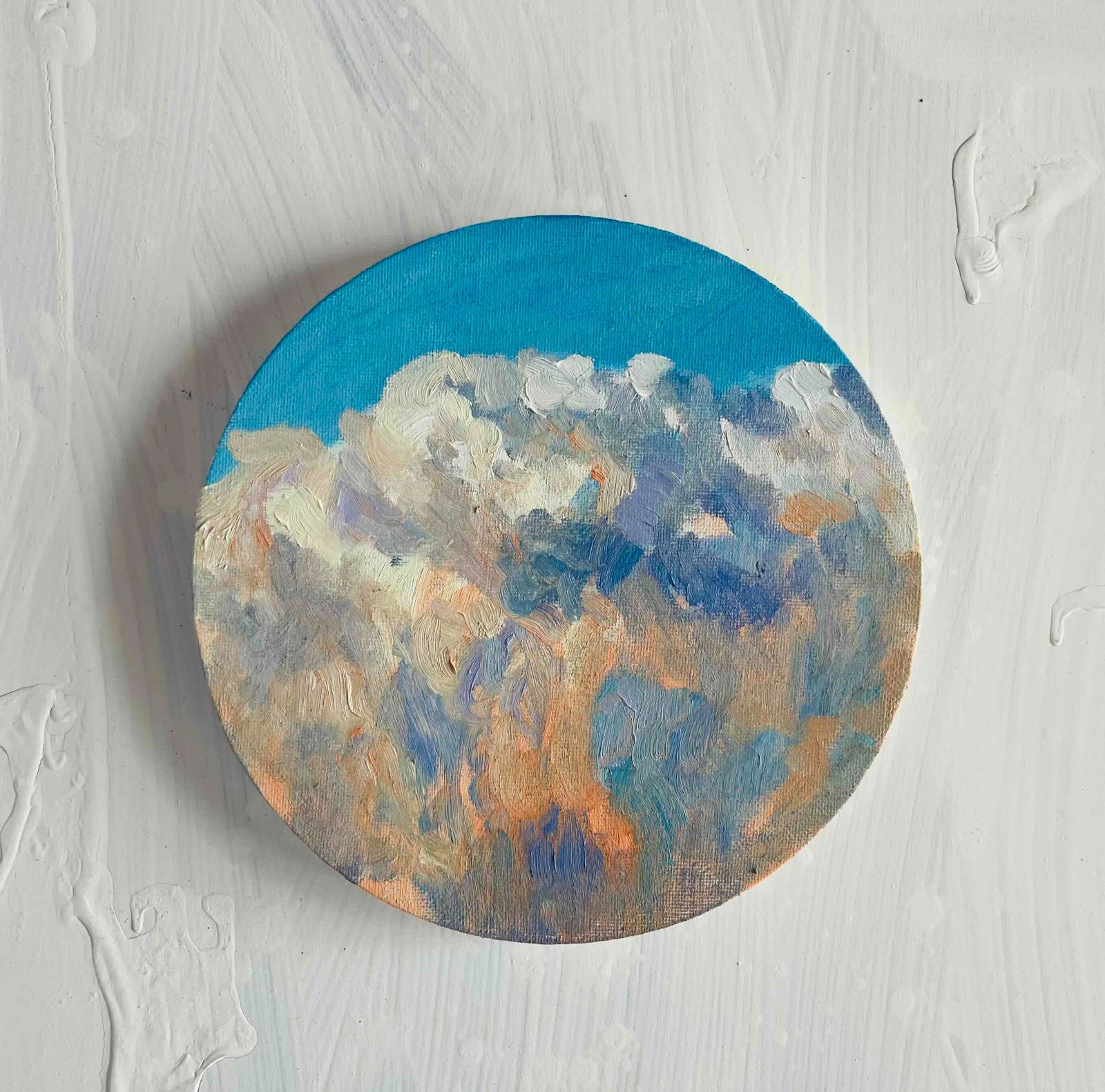 丸いぬくもりの中で　　　絵画原画 直径20㎝「空の様子1雲」油彩・絵画・原画・丸形・アートパネル