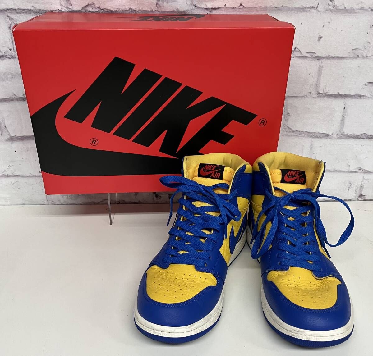 NIKE AIR JORDAN 箱付き、23cm 箱付き】NIKE ナイキ WMNS AIR JORDAN 1 RETRO HI OG ジョーダン1 28cm