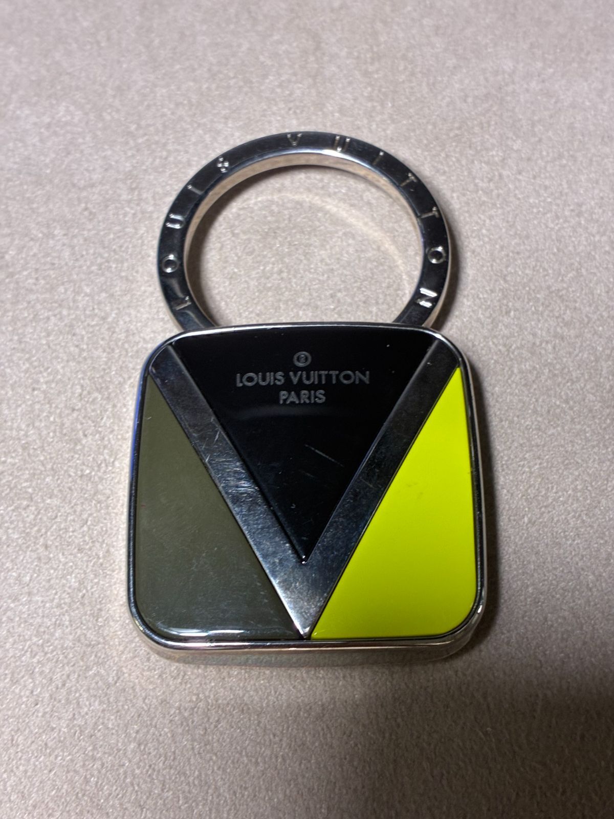 ルイ・ヴィトン Louis Vuitton キーリング プレゼントにもぴったり♪】Louis Vuitton キーホルダー (Louis