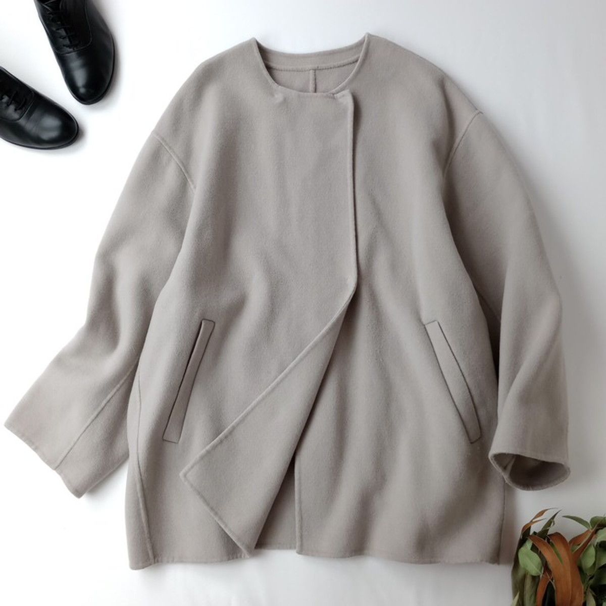 人気✨　スローブイエナ　ショートコート　ハミルトン　ウール　ノーカラー　ベージュ 人気✨ スローブイエナ ショートコート ハミルトン ウール ノーカラー