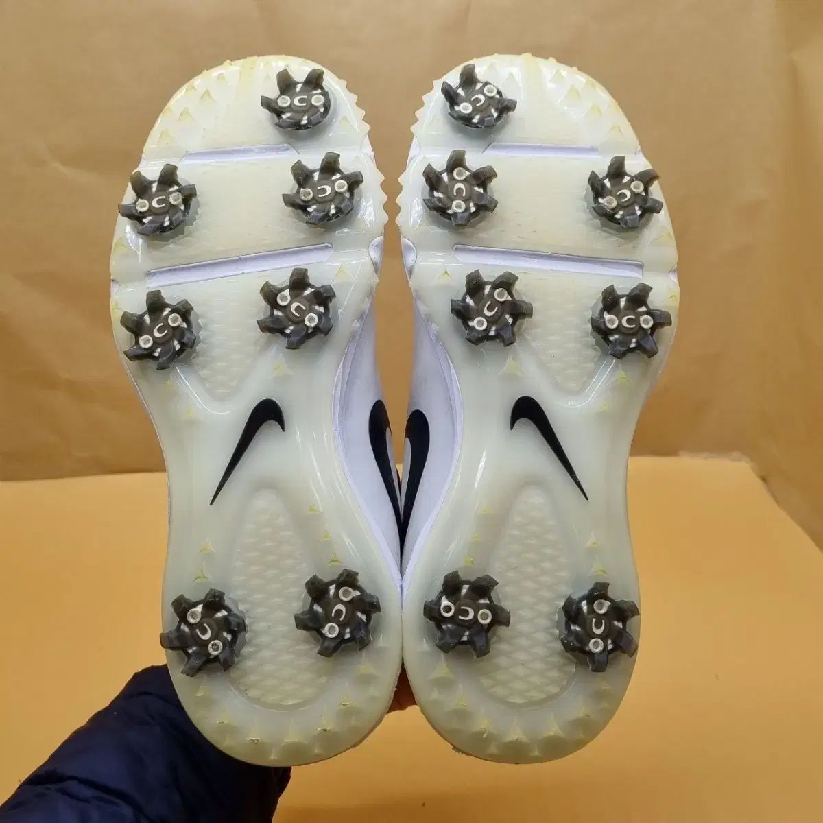 ナイキ ルナ コマンド2 レディースゴルフシューズ 23.5 - メルカリ